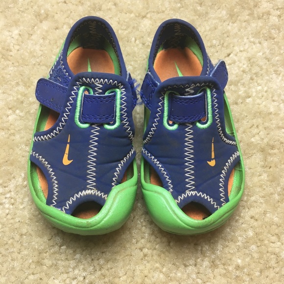 baby boy nike sandals